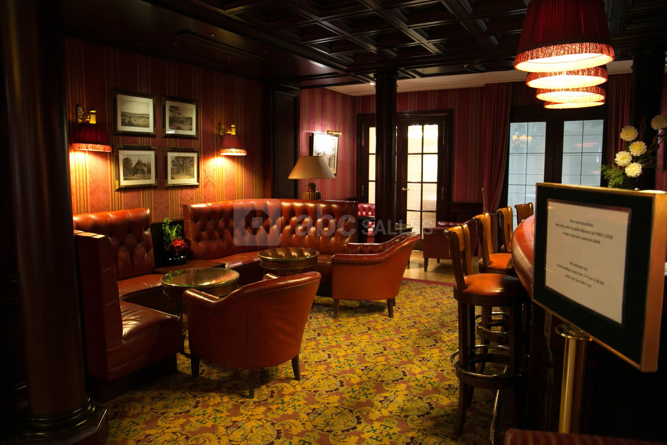 Salon Bar