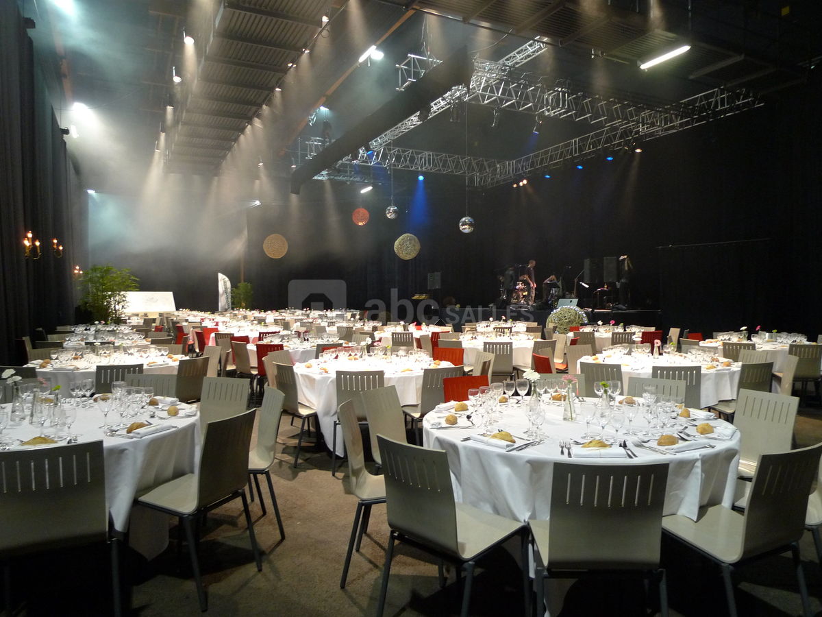 Grande halle de 2800 m²