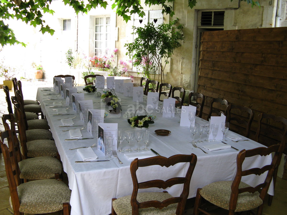 Banquet en cour intérieure
