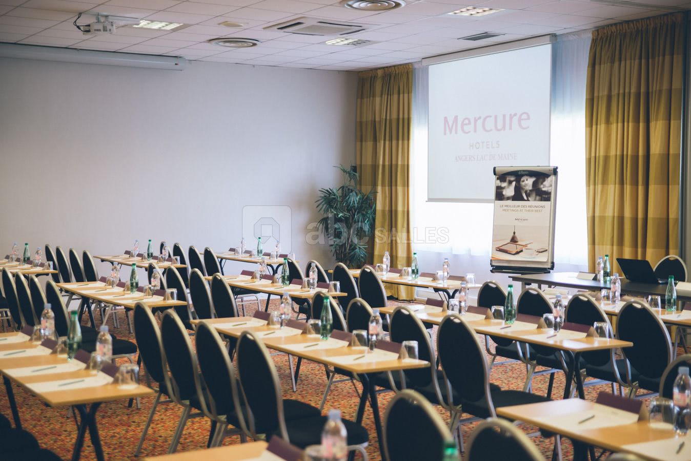 Salon de 85 m en Classe