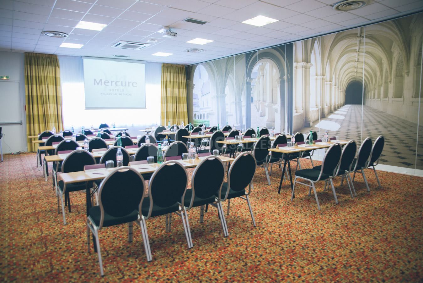 Salon de 85 m² en Théâtre