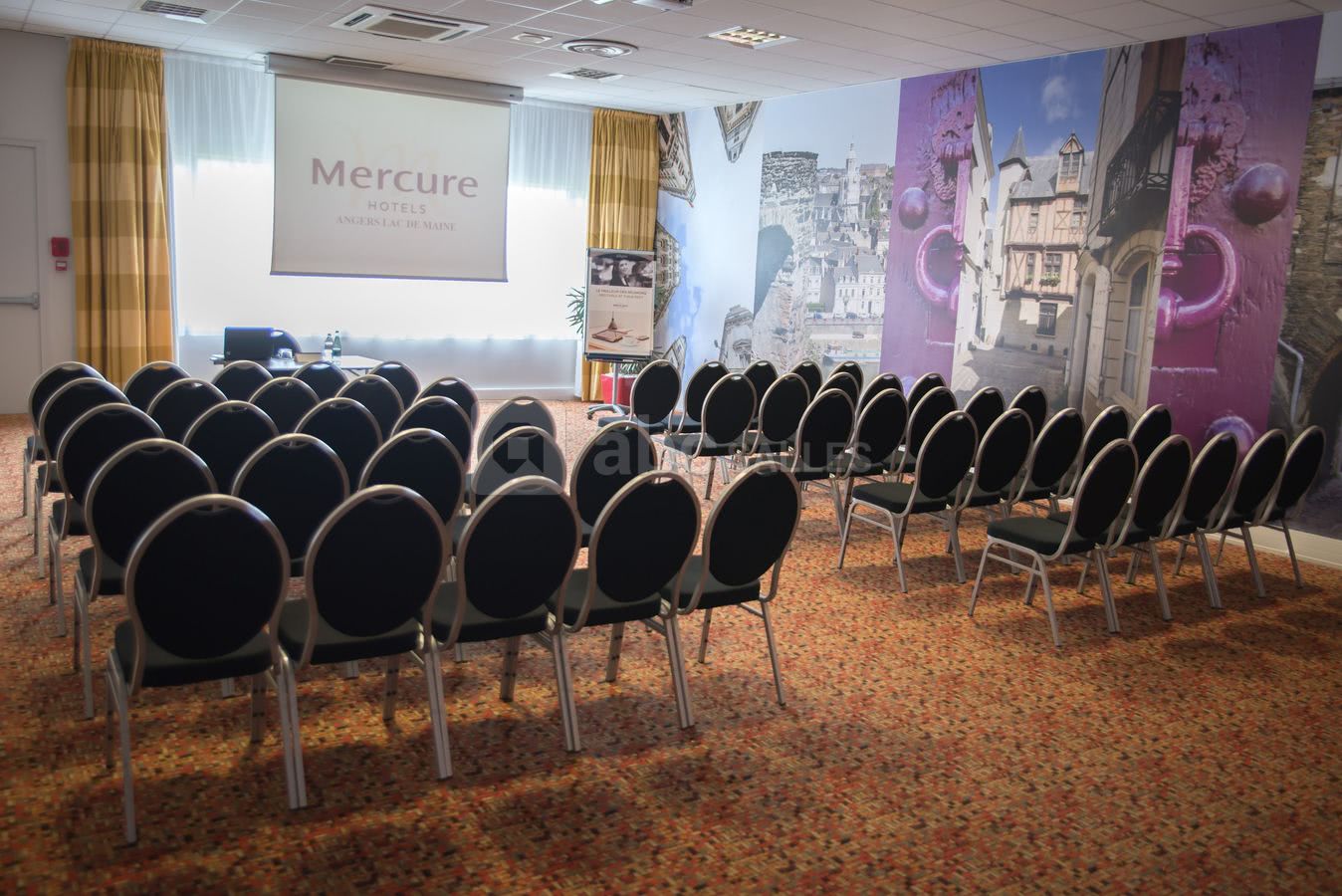 Salon de 85 m² en Théâtre