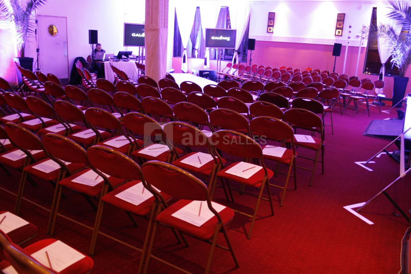 Disposition conférence, présentation