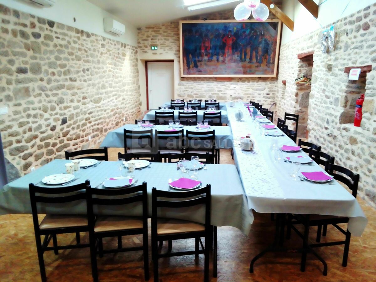 Salle chauffée 55 M2