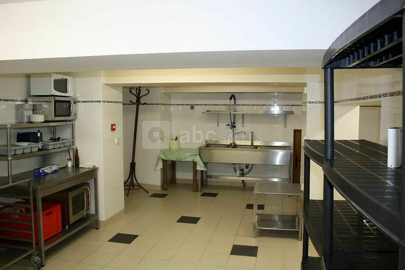 Office traiteur de 35m² entièrement équipée