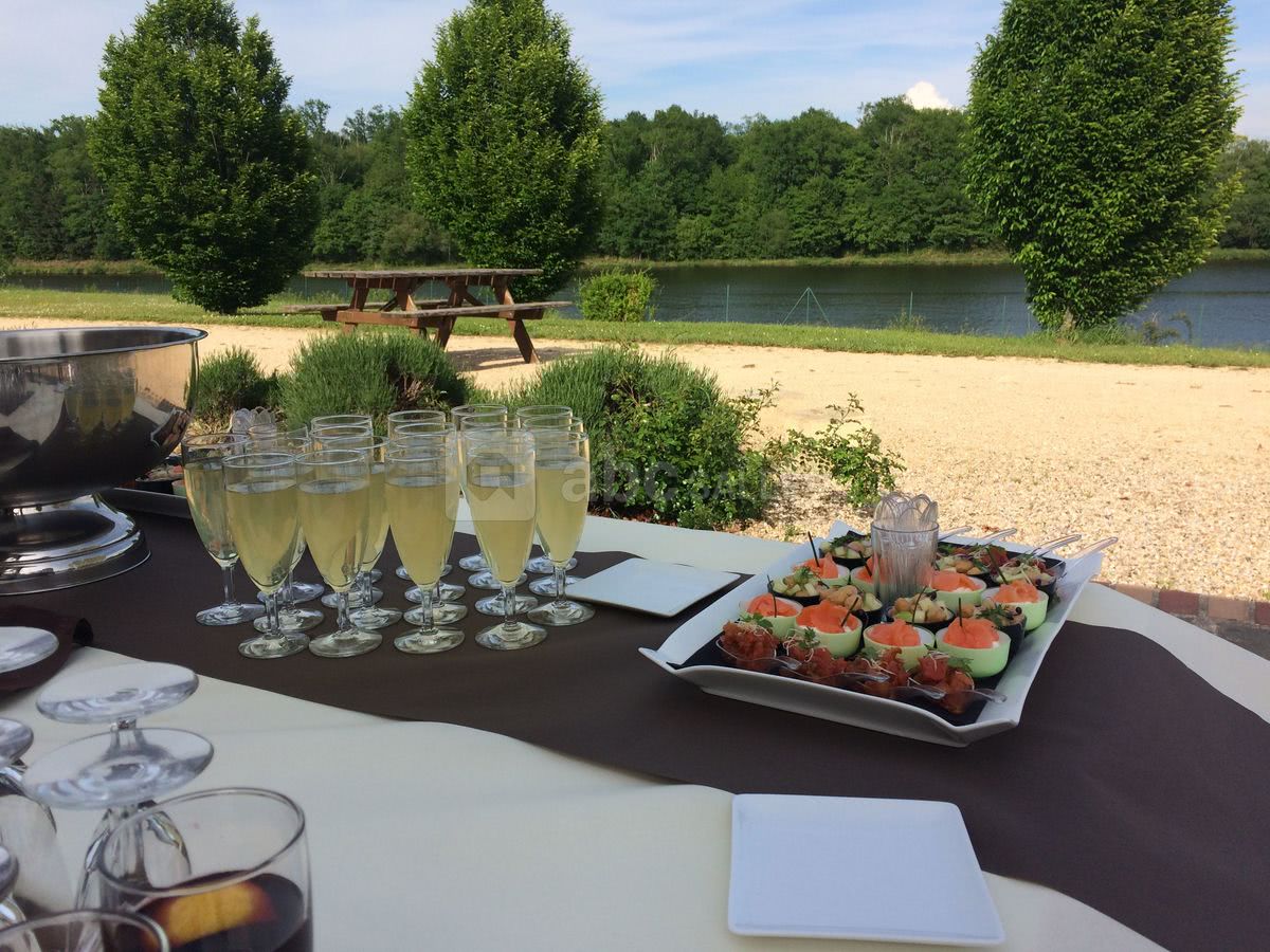 Apéritif avec vue sur lac