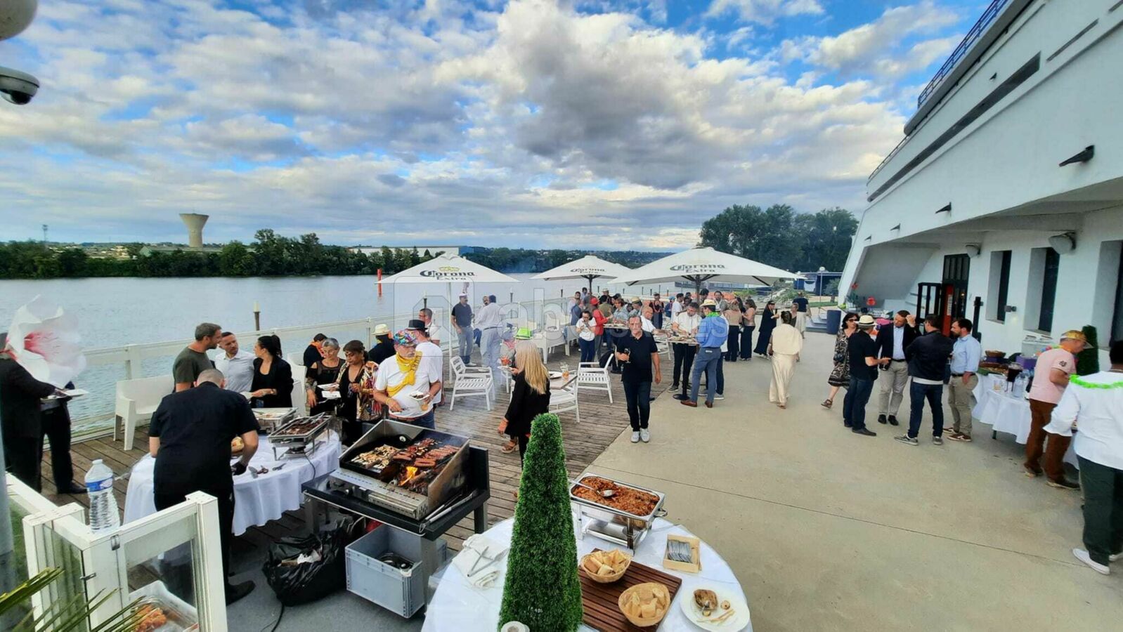 Buffet terrasse barbecue