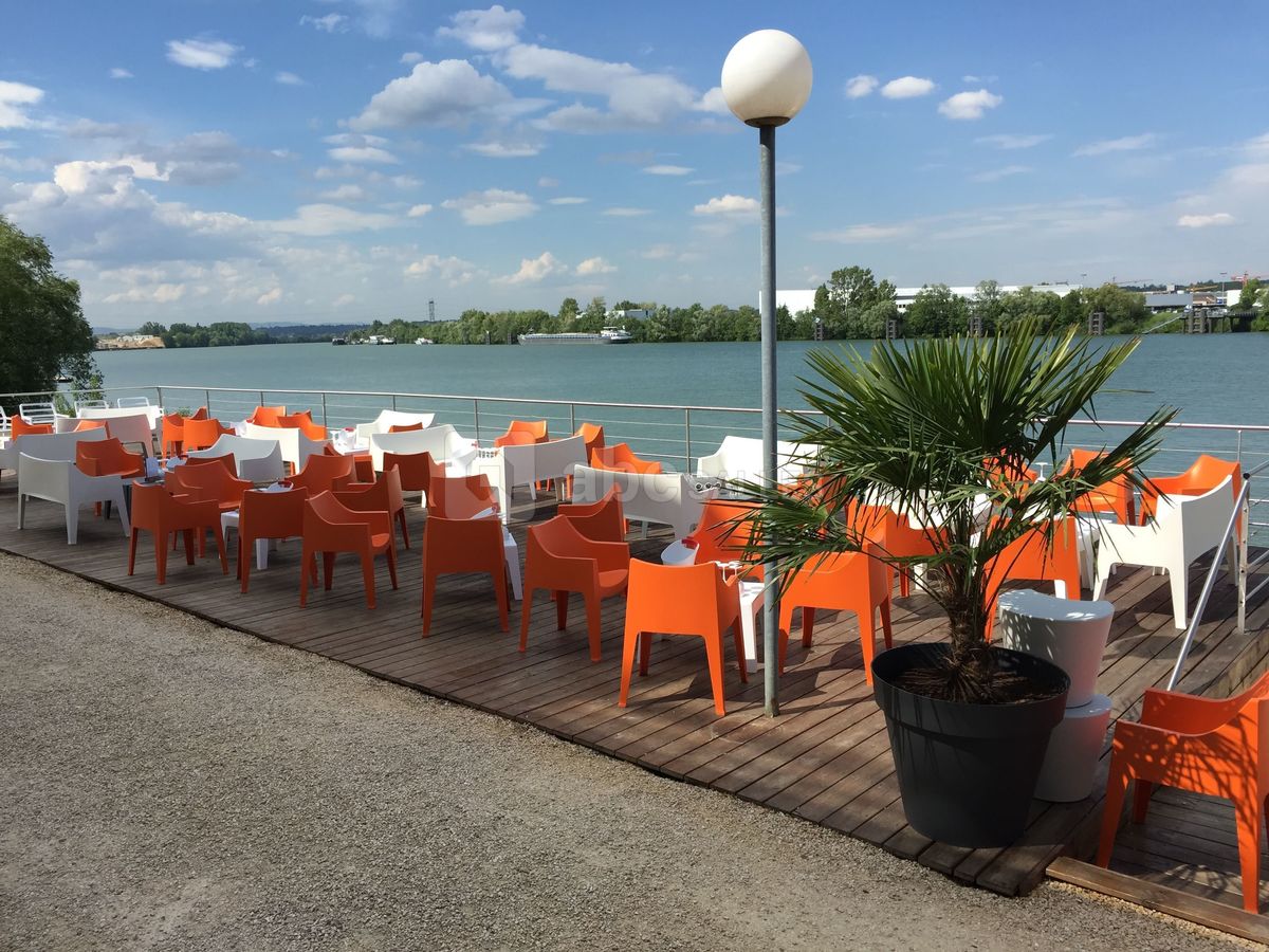 La terrasse au soleil
