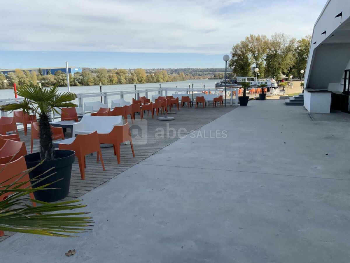 Le Yacht - Terrasse Bord de Saône