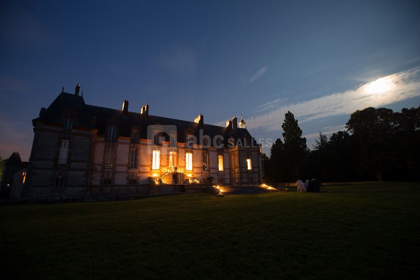 Château - façade ouest de nuit