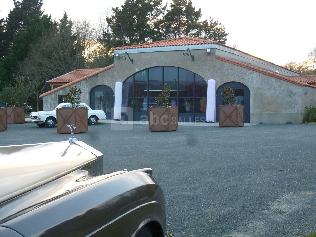 Façade extérieure salle de réception