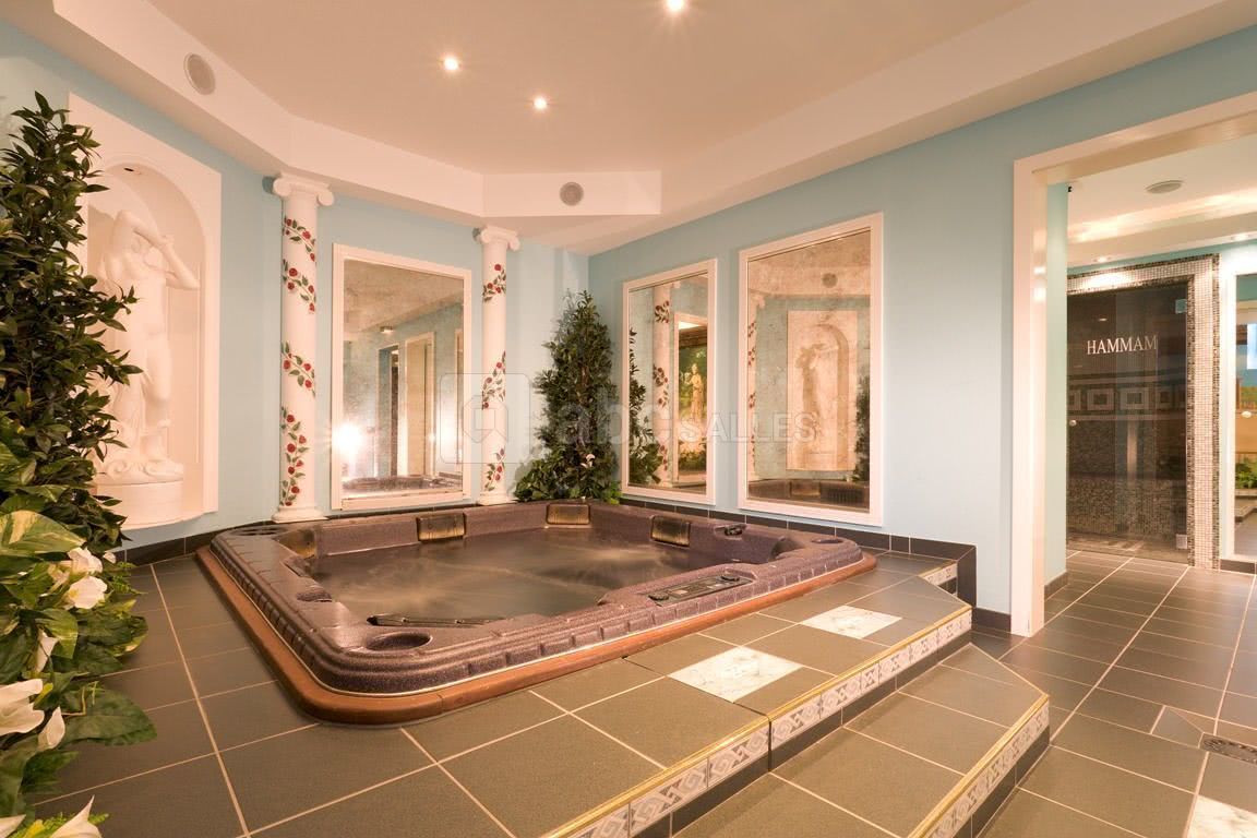 Jacuzzi