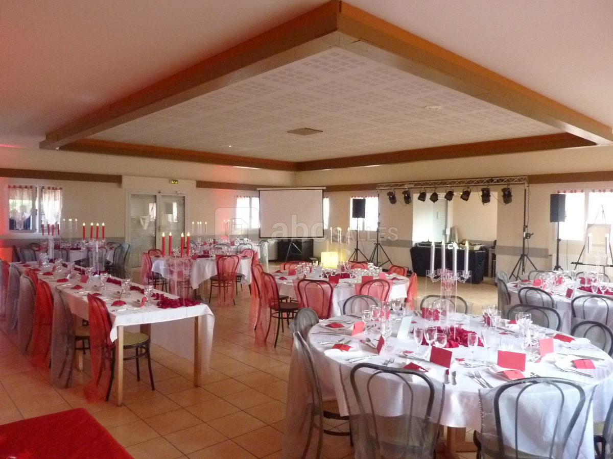 Salle césar mariage rouge
