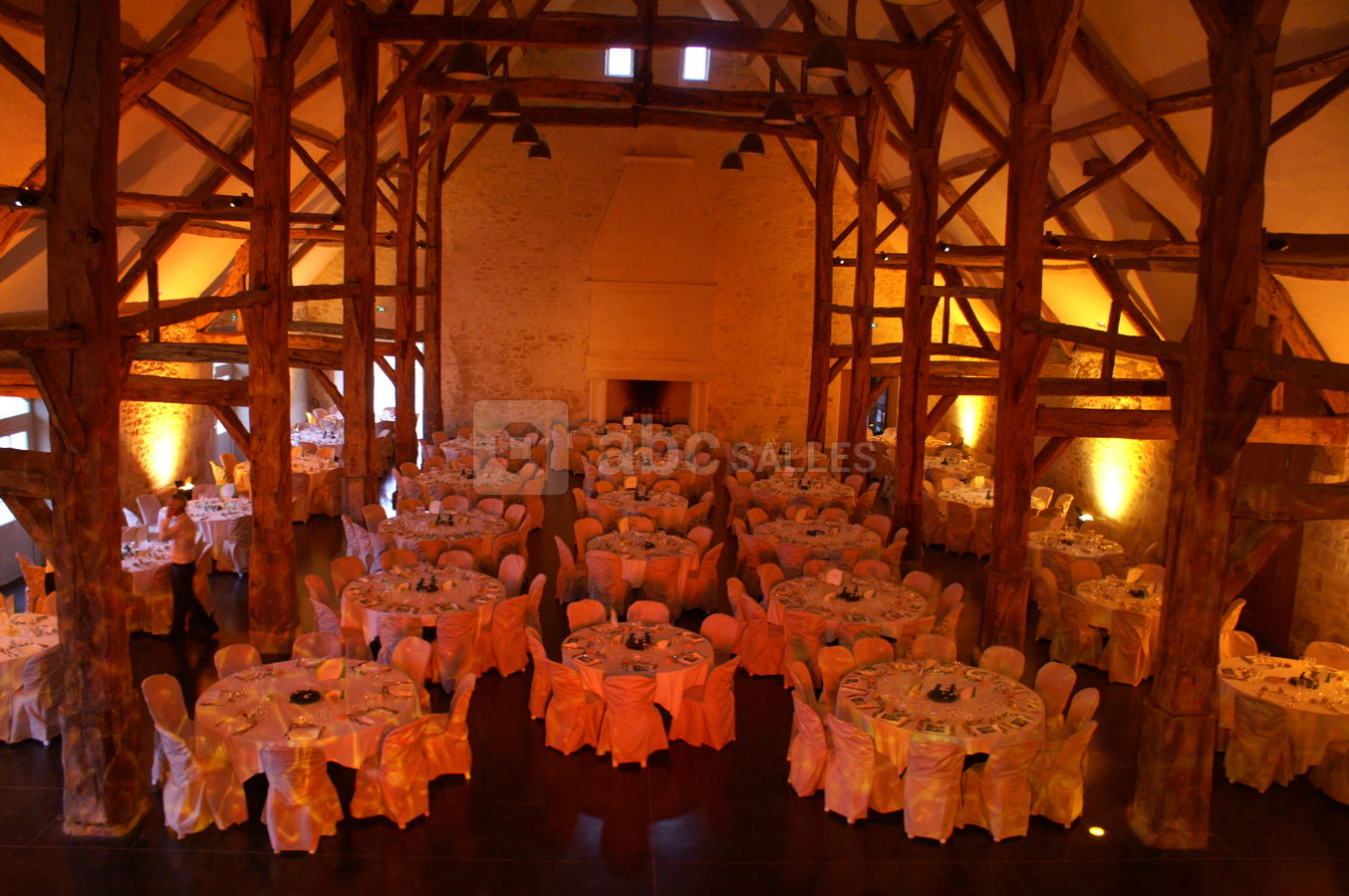 Grange éclairage orangée