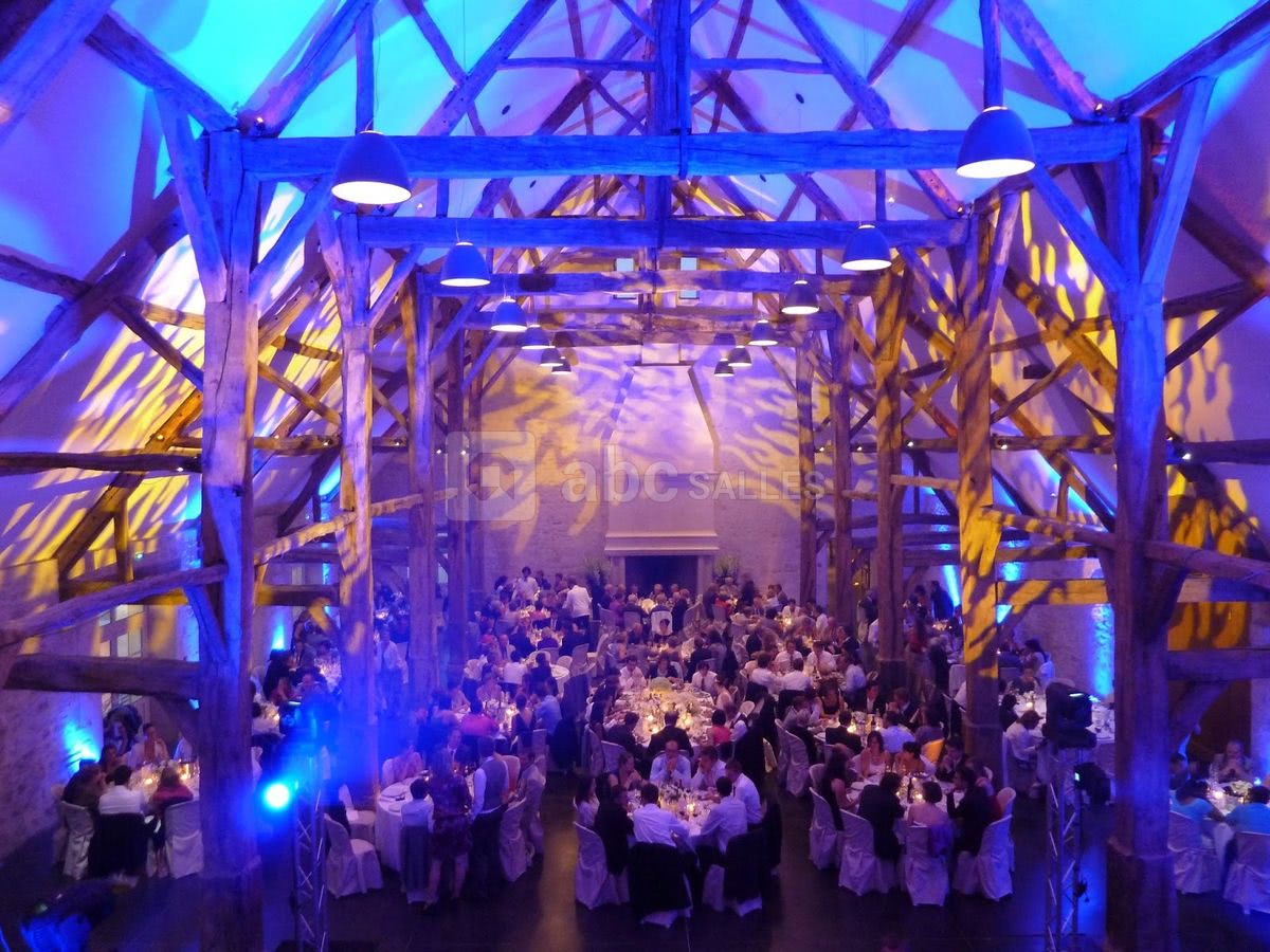 La grange en soirée
