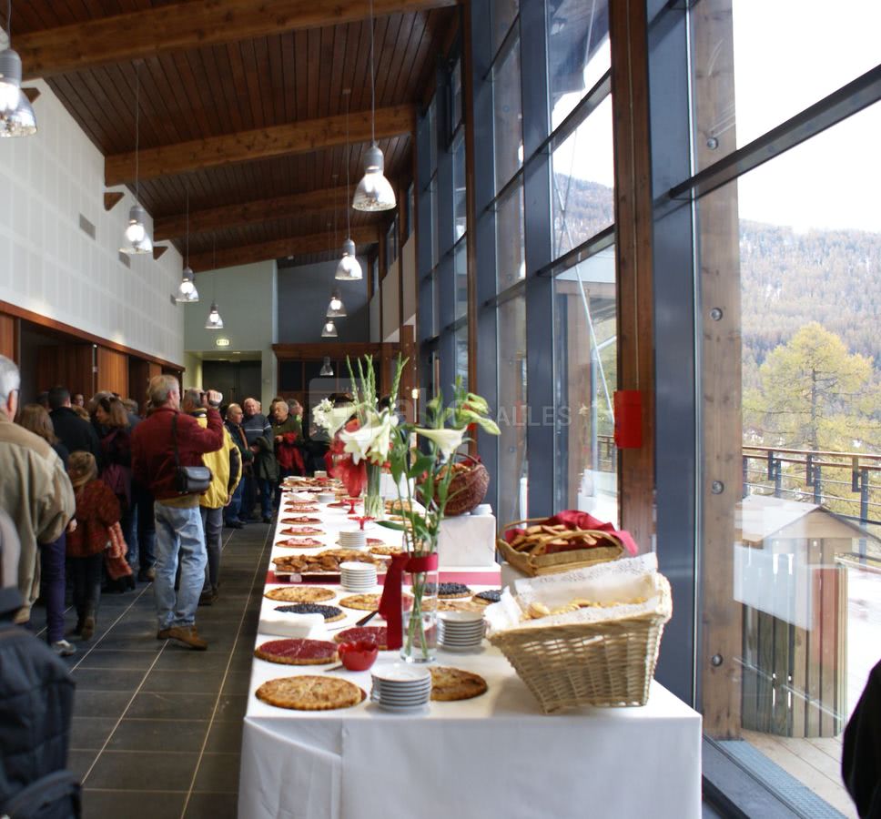 Buffet dans les pas perdus
