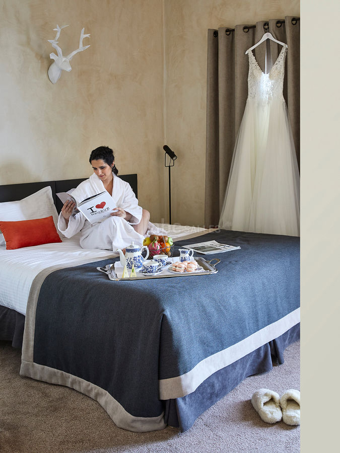 Préparatif du jour J dans l'une de nos 69 chambres et suites