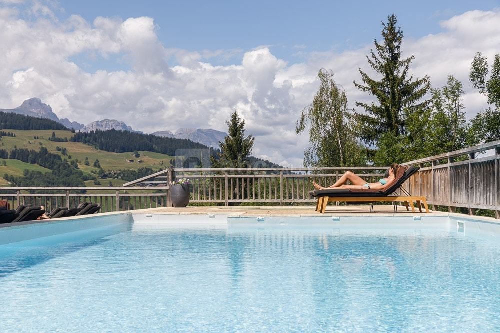 Piscine extérieure ouverte l'été
