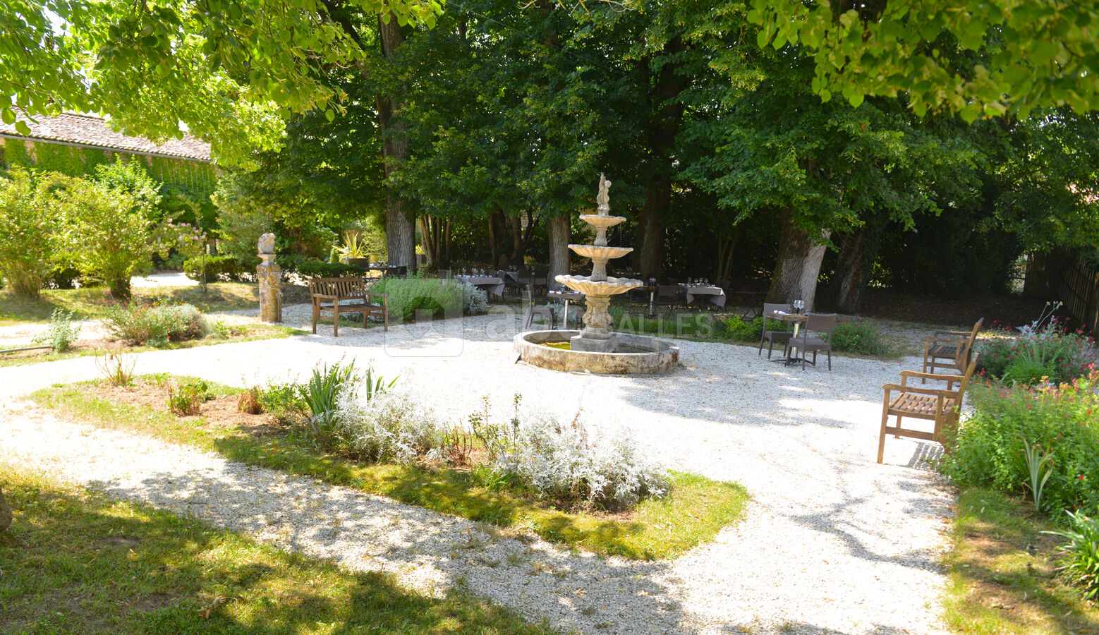 Espace Cocktail autour de la fontaine