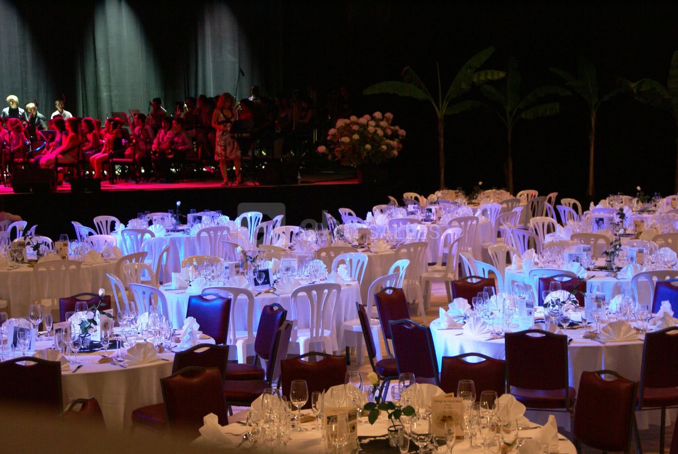 Salle bleue repas spectacle