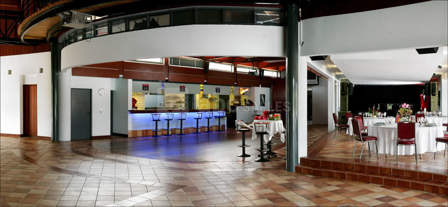 Salle bordeaux vue panoramique