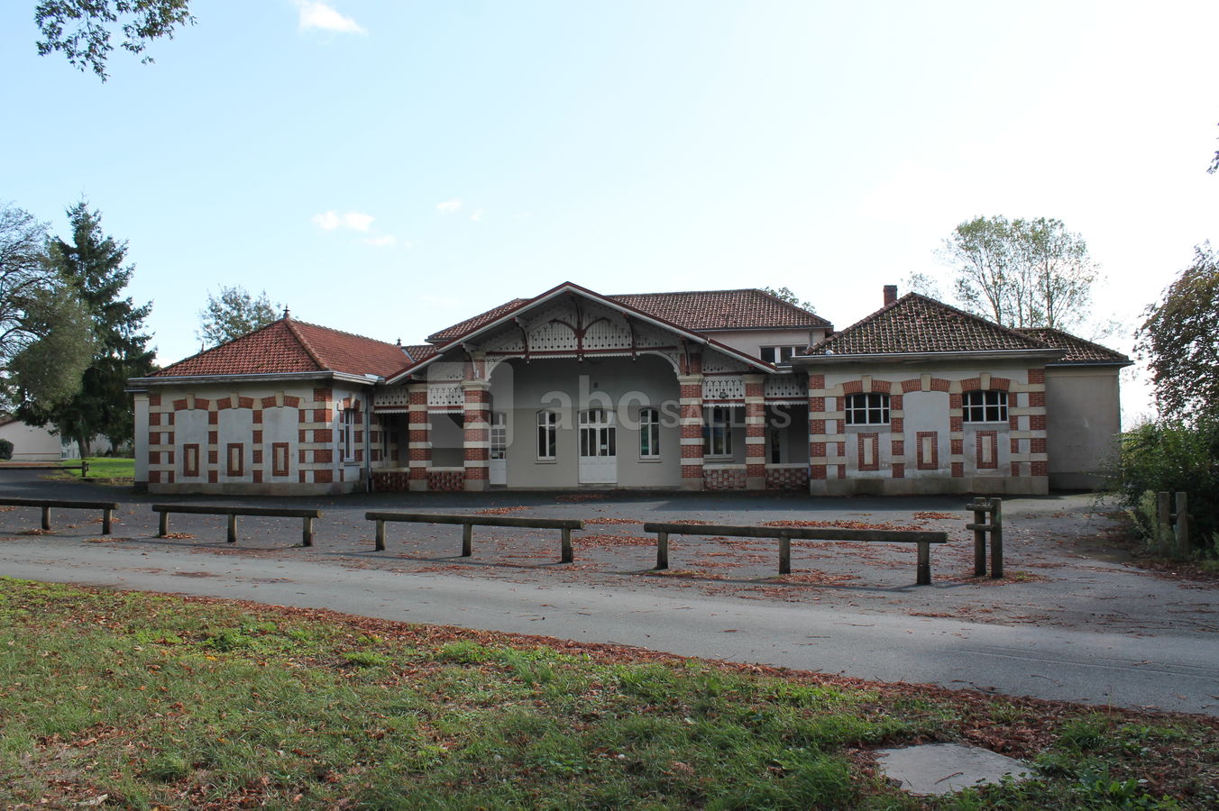 Espace Séquoïa - façade