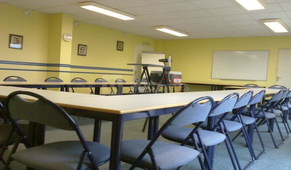 Nos salles de réunion sont équipées.
