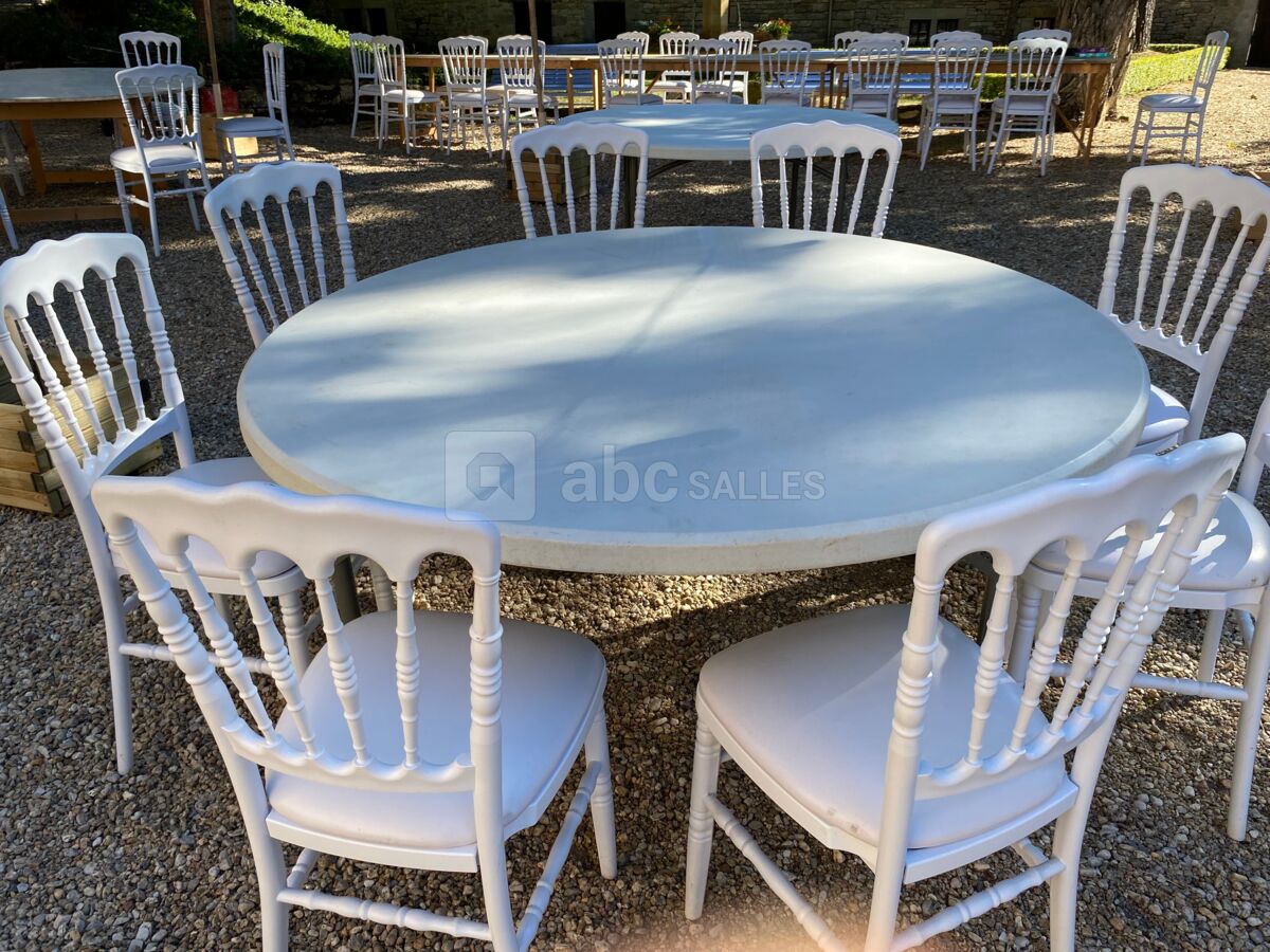 20 tables rondes + 170 chaises Napoléon