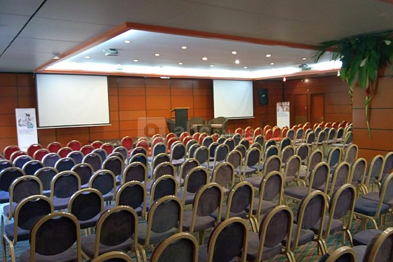 Salle de réunion en théâtre