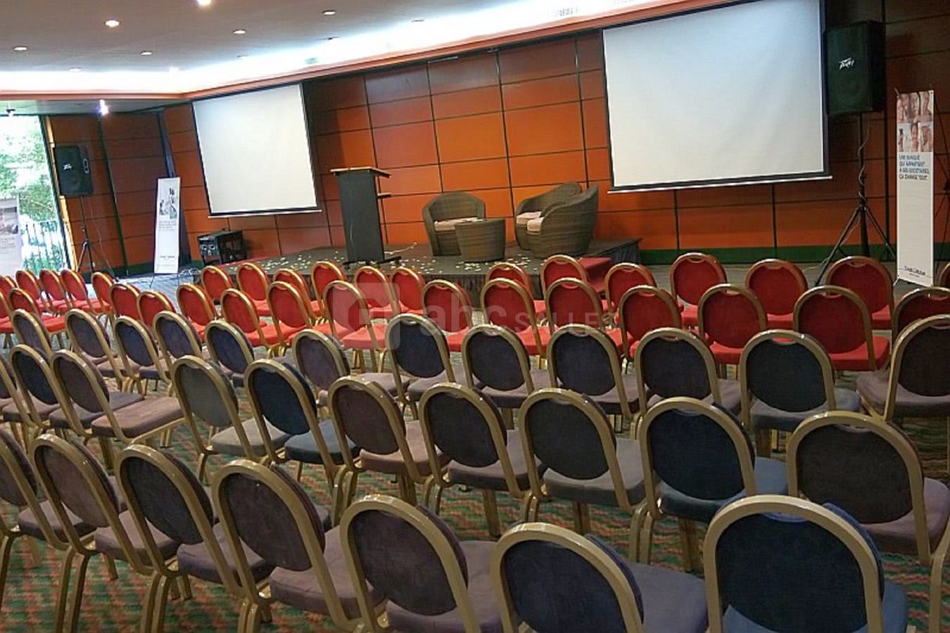 Salle de réunion en théâtre
