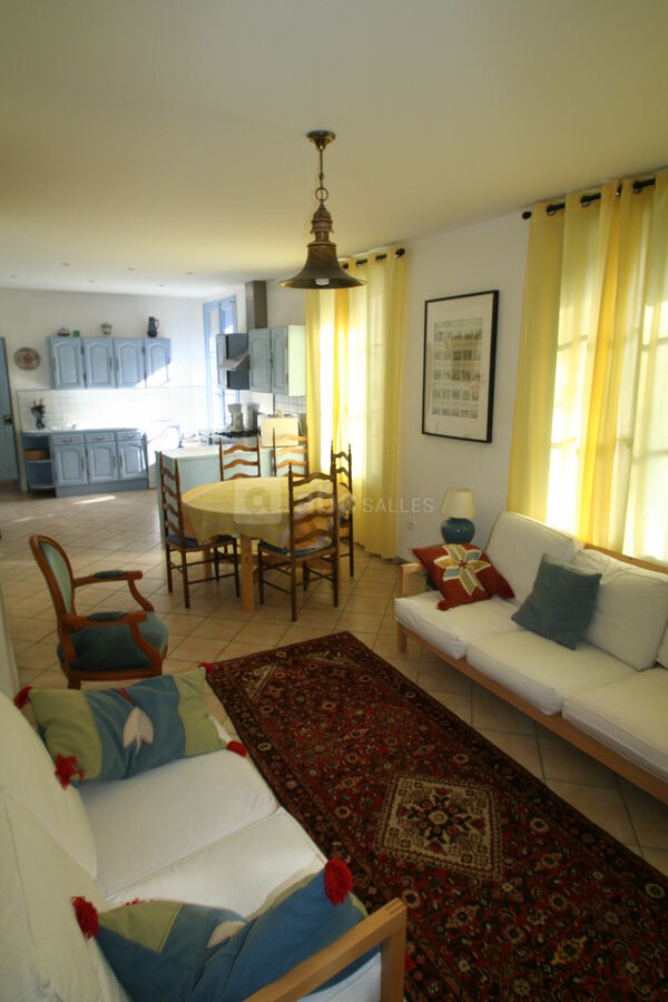 Salon-salle à manger gîte la Chapelle