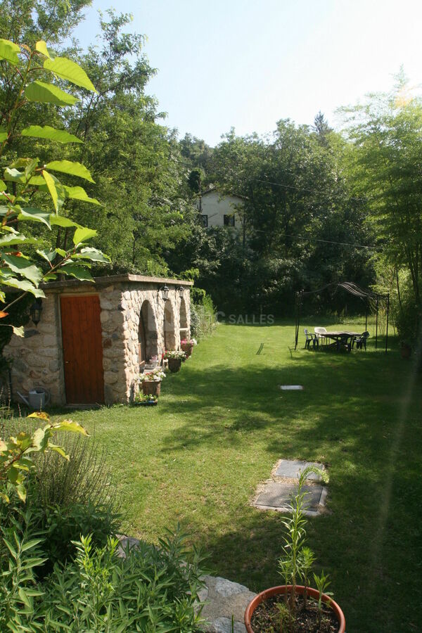 L'espace éxterieur attenant à la salle