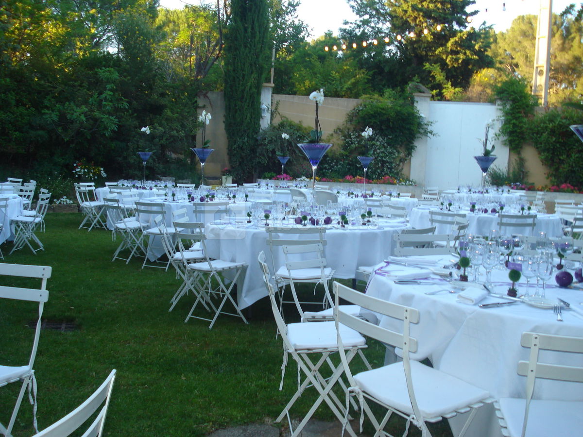 Repas dans le jardin