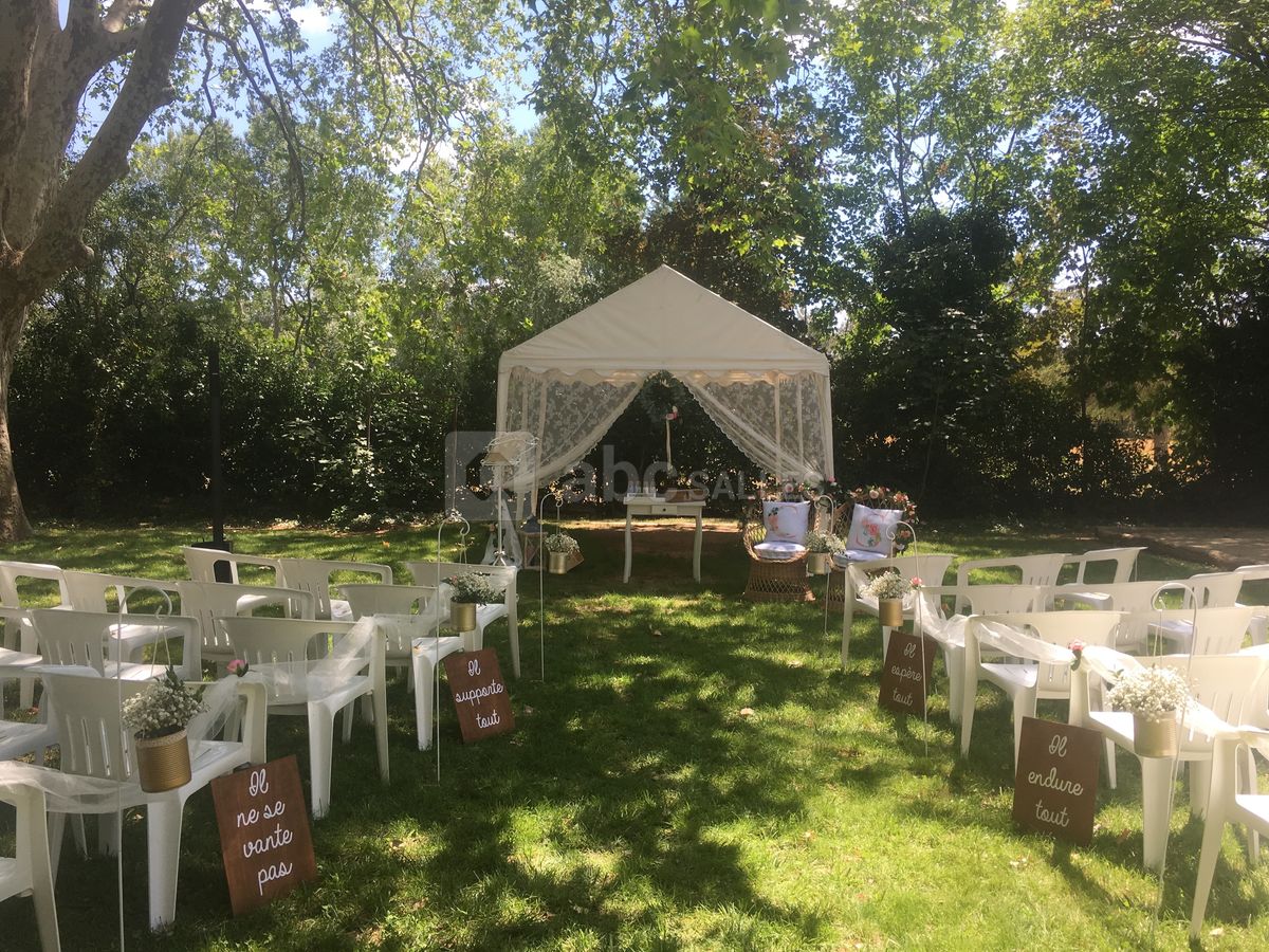 Cérémonie dans le parc