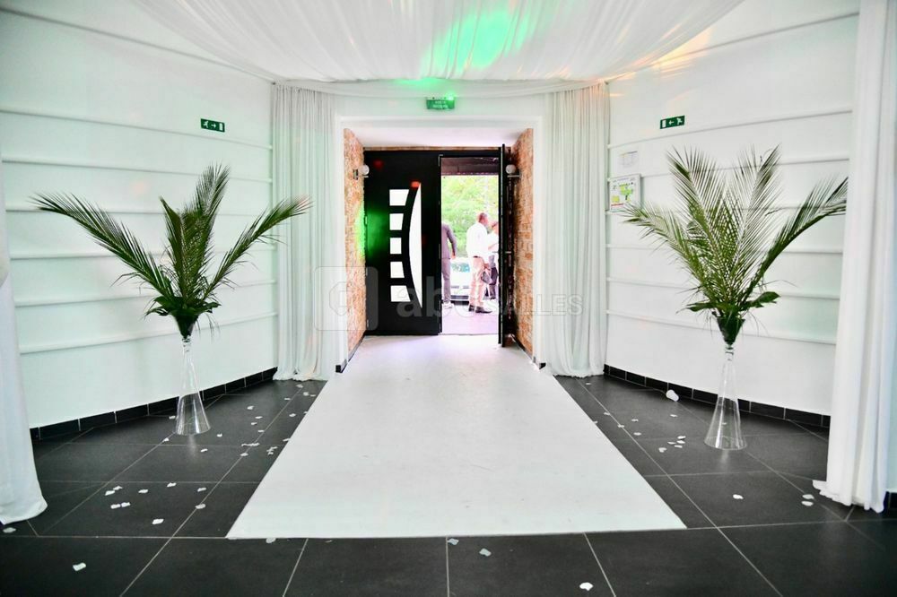 Accueil dans verrière décorée