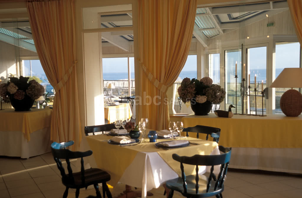 Salle à manger vue mer
