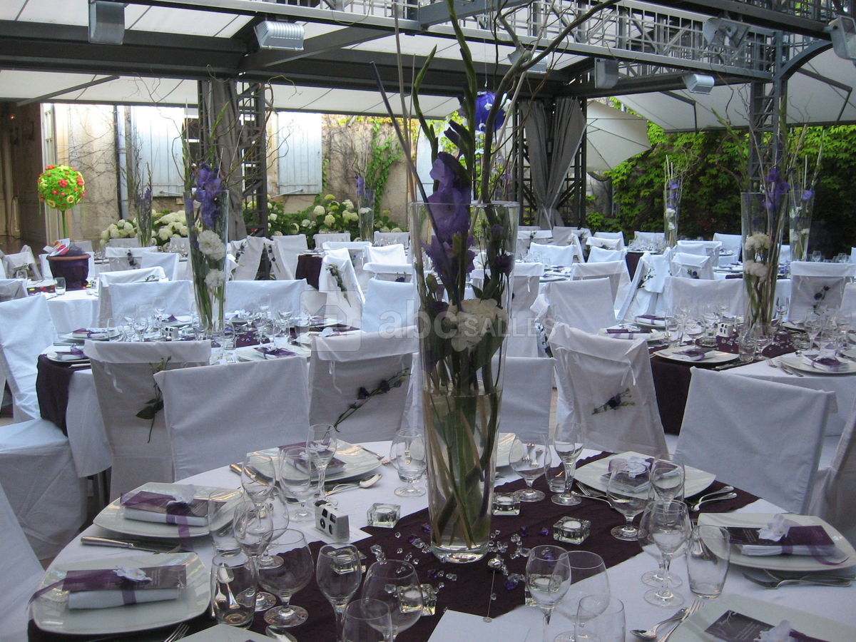 Repas dans l'orangerie