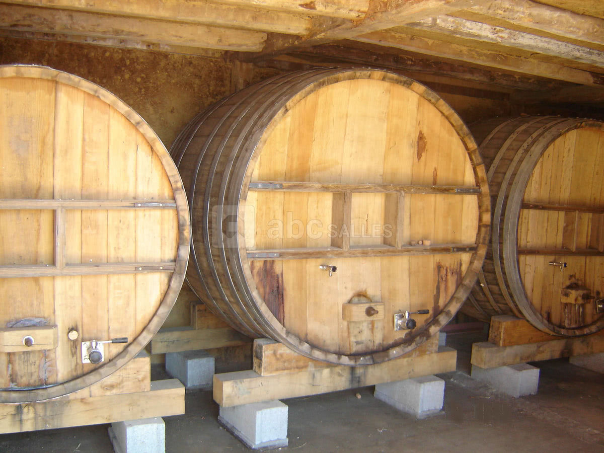 Chais d'élaboration des pommeau et calvados