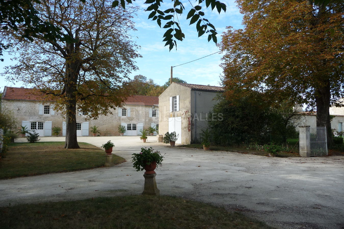 Vu sur sa grange: la salle de réception