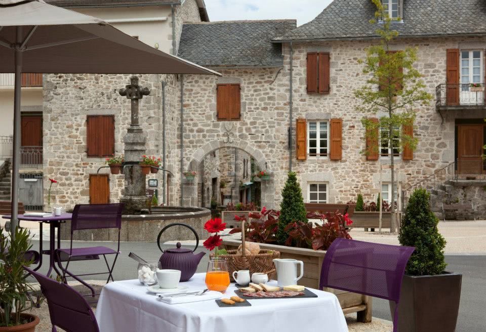 Auberge De La Tour ABC Salles auberge-de-la-tour-abc-salles