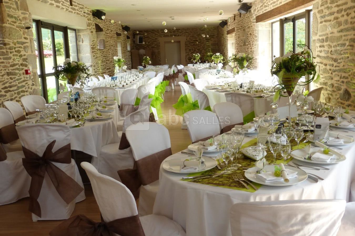 Salle dressée