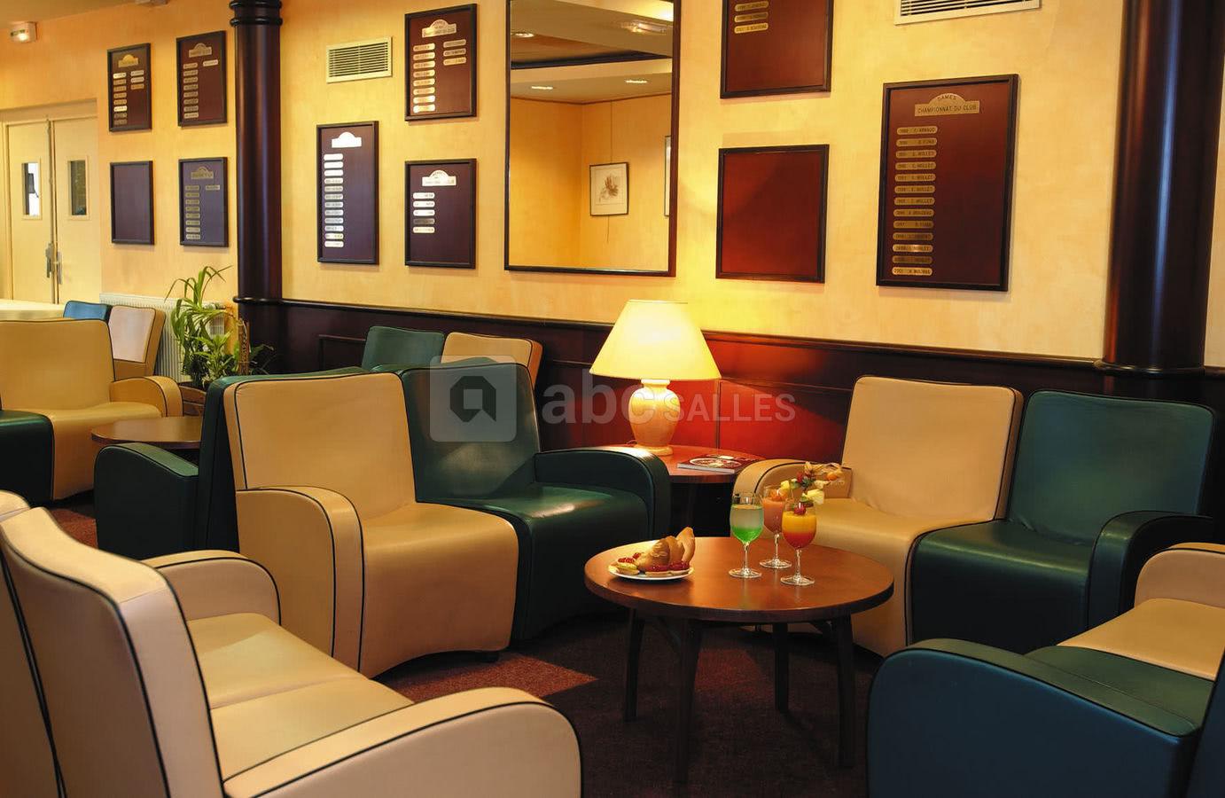 Club house/salon