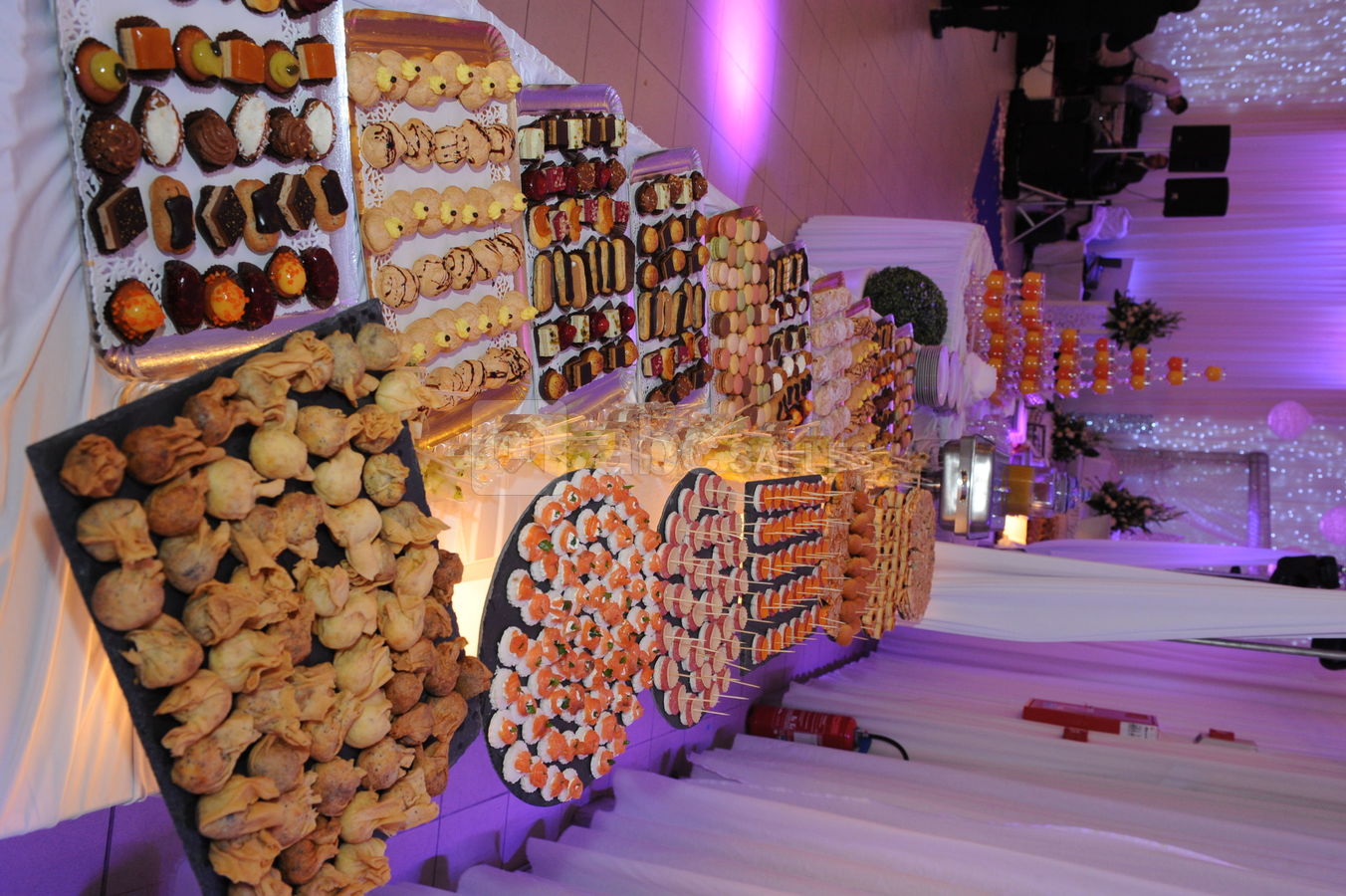 Au Palais de la Reine