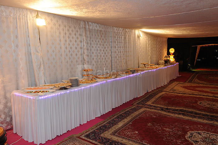 Au Palais de la Reine