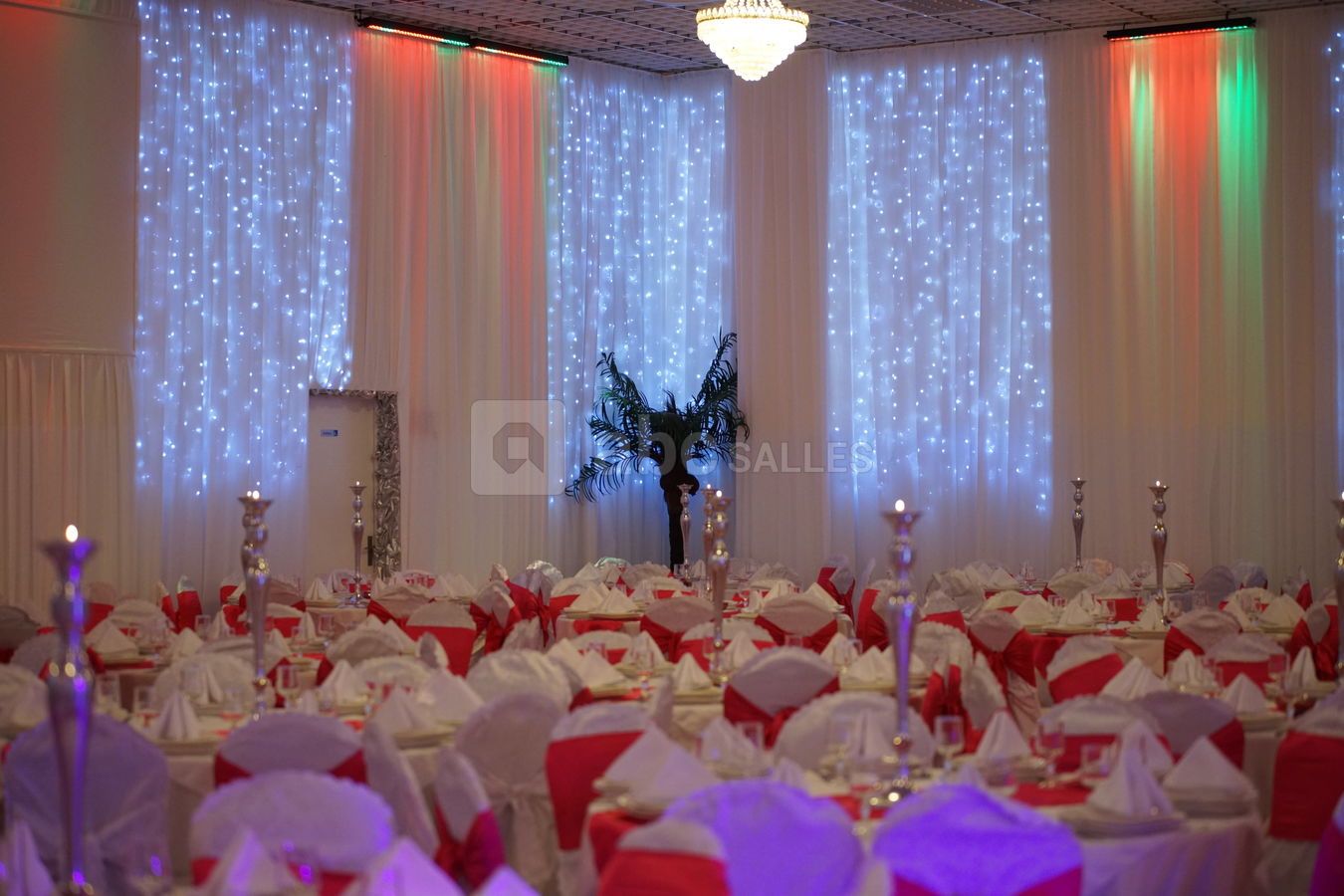 Au Palais de la Reine