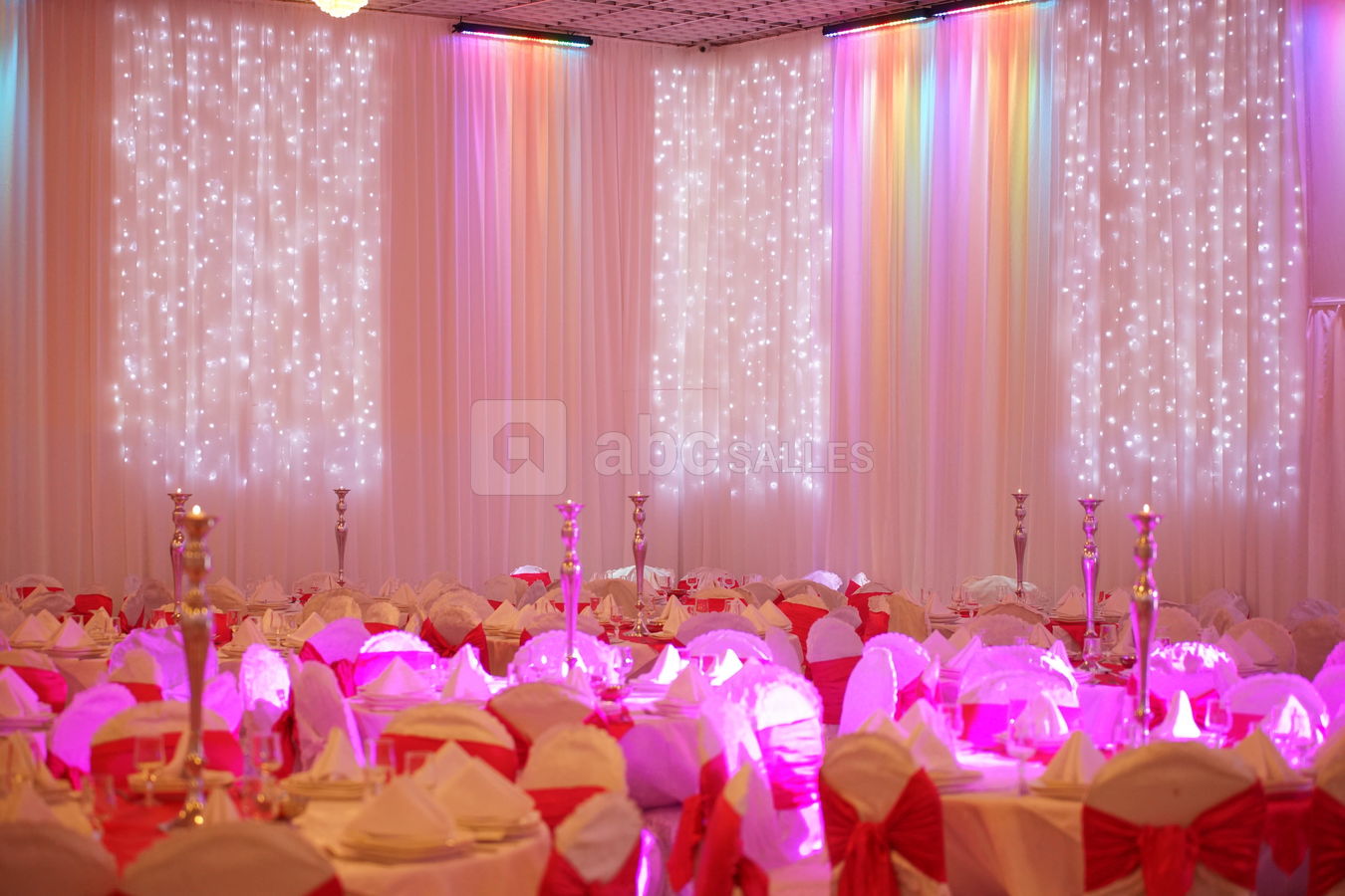 Au Palais de la Reine