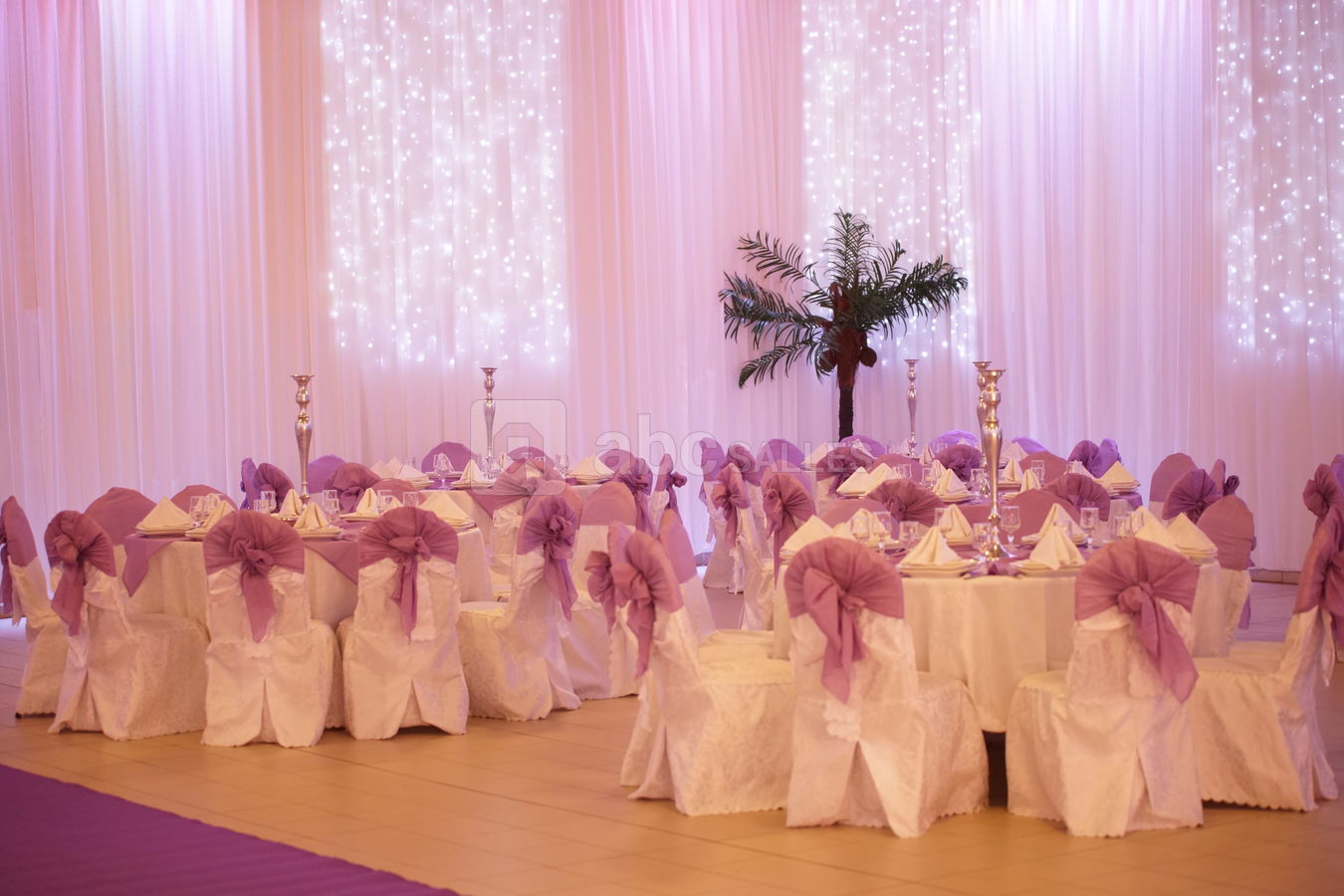 Au Palais de la Reine