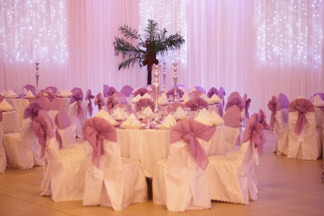 Au Palais de la Reine