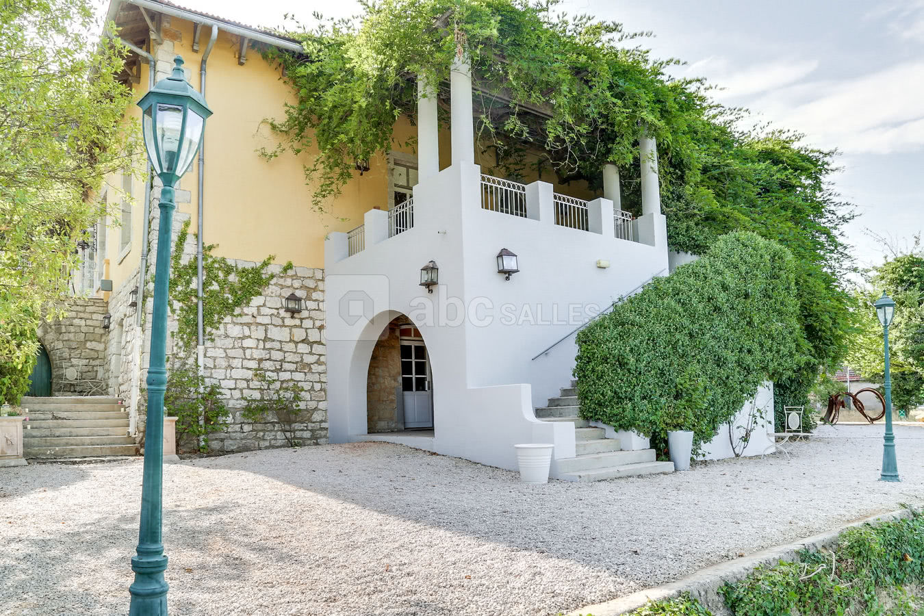 Arrivée au Manoir