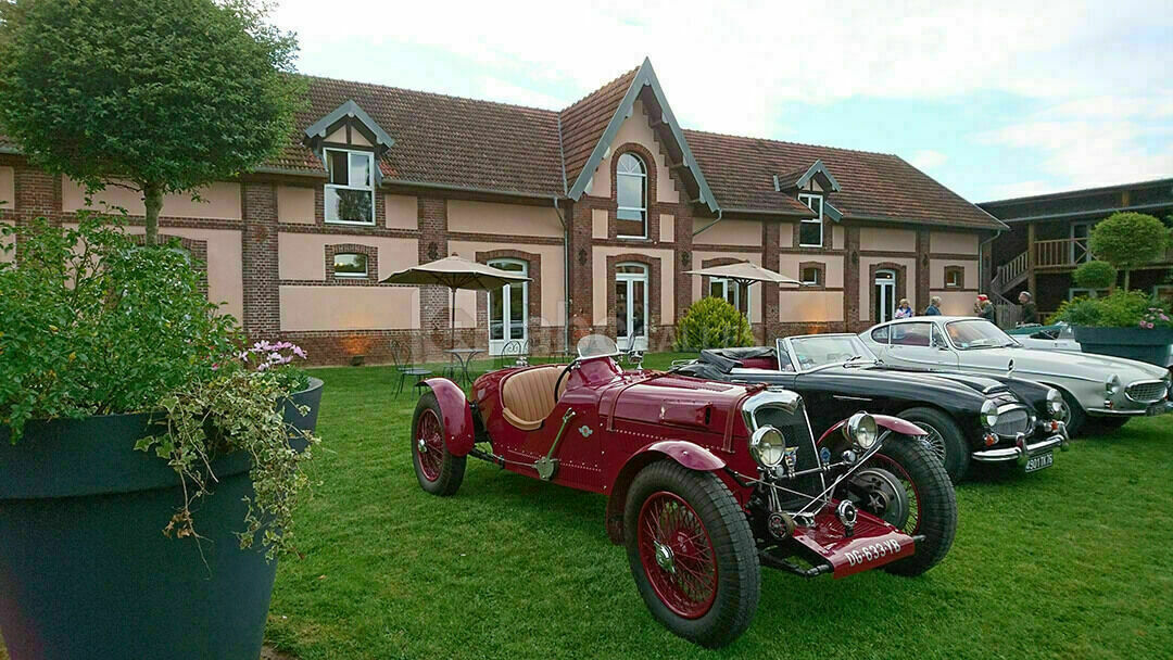Clos-de-Rouen-Vaupaliere-grange-collectionneur-vieille-voiture